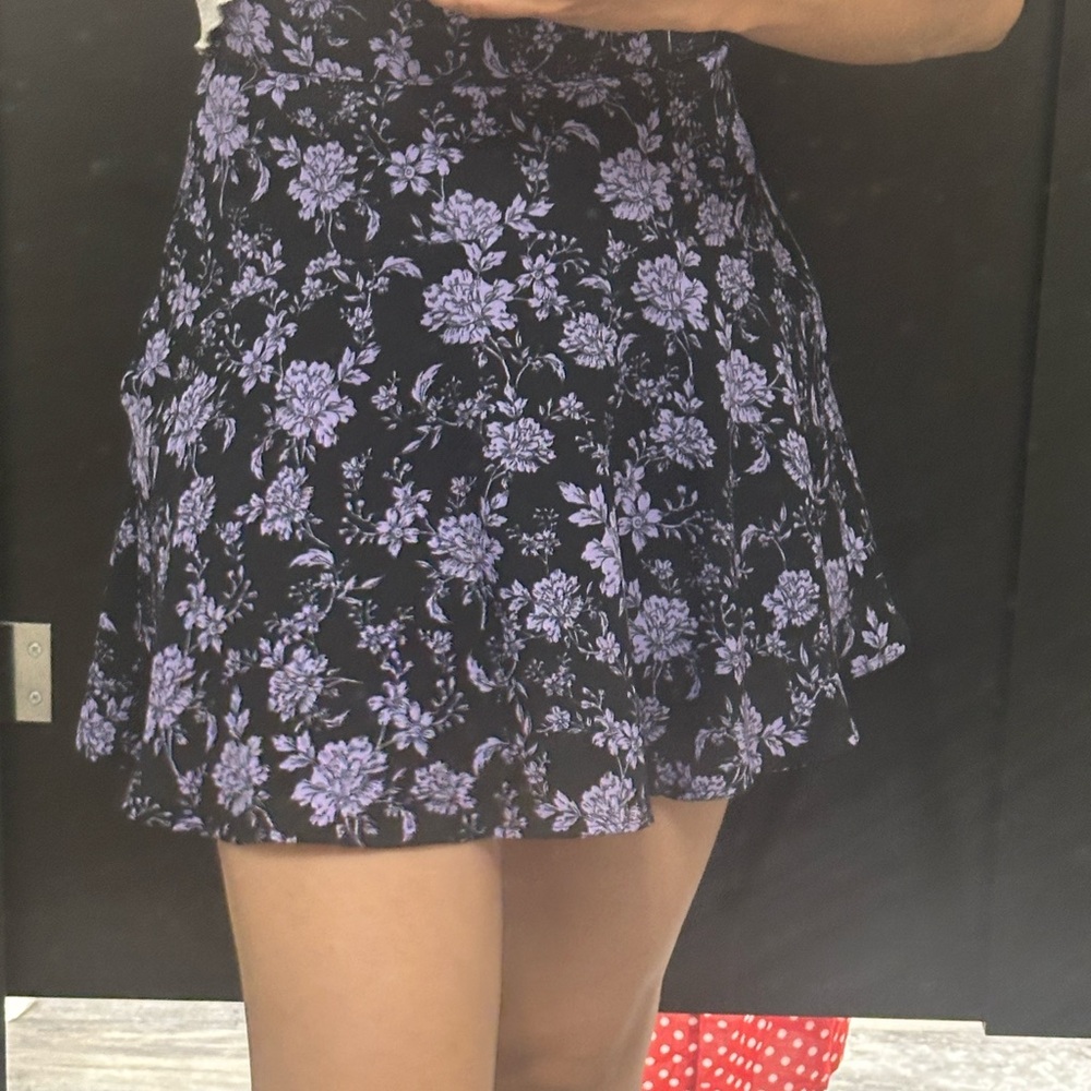 Zara Black and Lavender Floral Mini Skirt